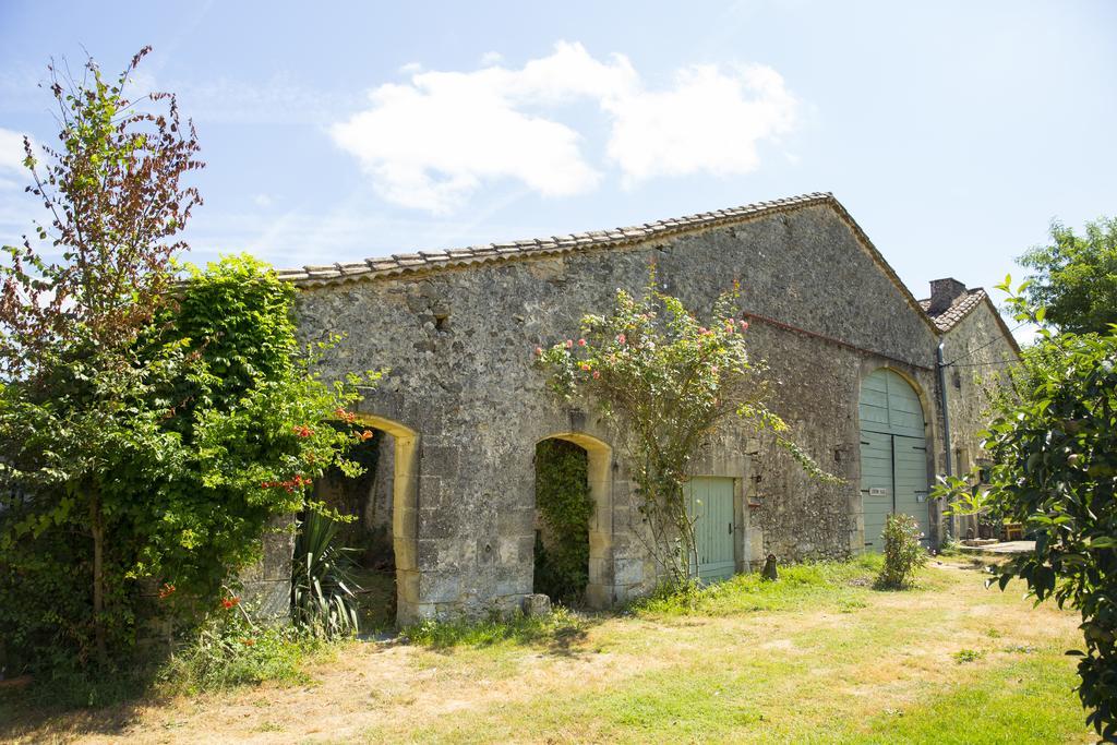 Le Clos Des Abeilles 3*
